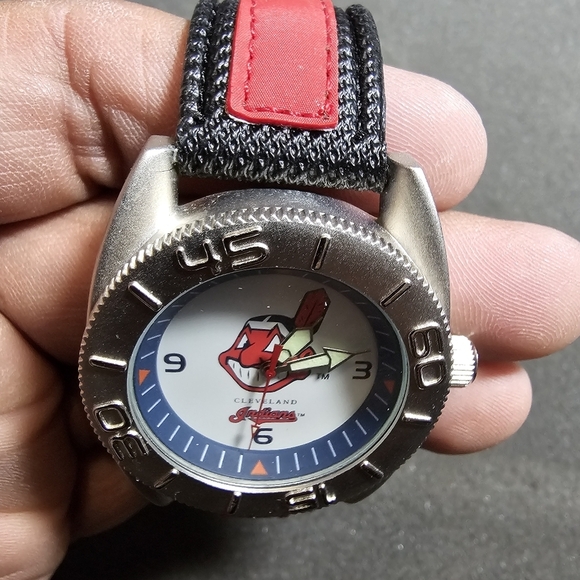 Cleveland Indians Mlb Sports Mens Quartz Fashion Watch Silver Tone Working shows - Picture 6 of 9
